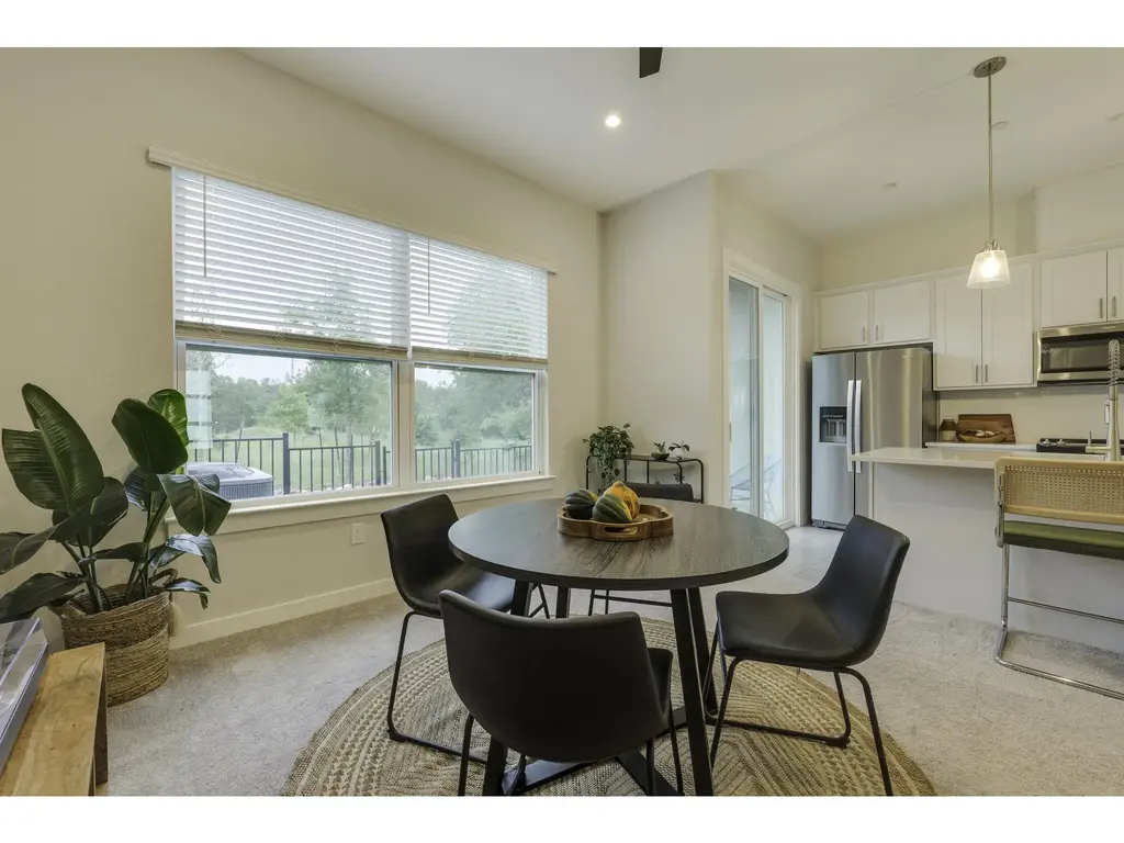 12001 Vista Parke Drive 1103, Austin