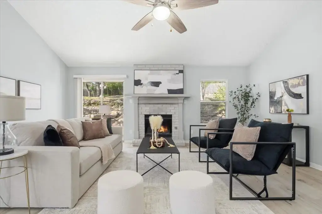 7702 Fenton Cove, Austin