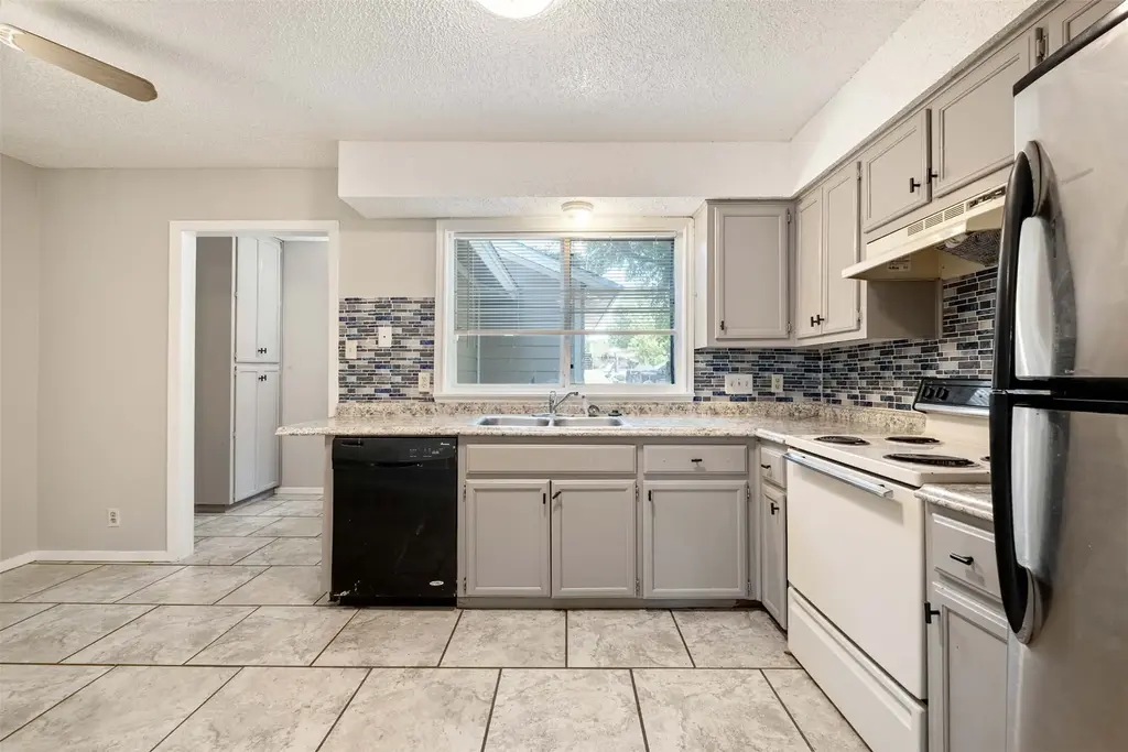 3904 Hudson Bend Road A, Austin