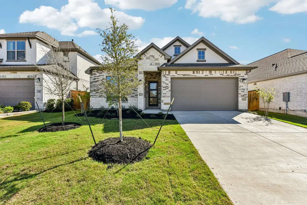 536 Prickly Poppy Loop, Kyle
