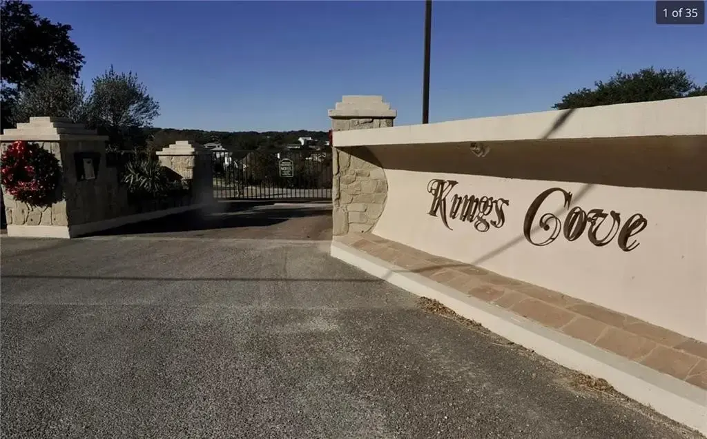 932 Kings Cove Drive, Canyon Lake