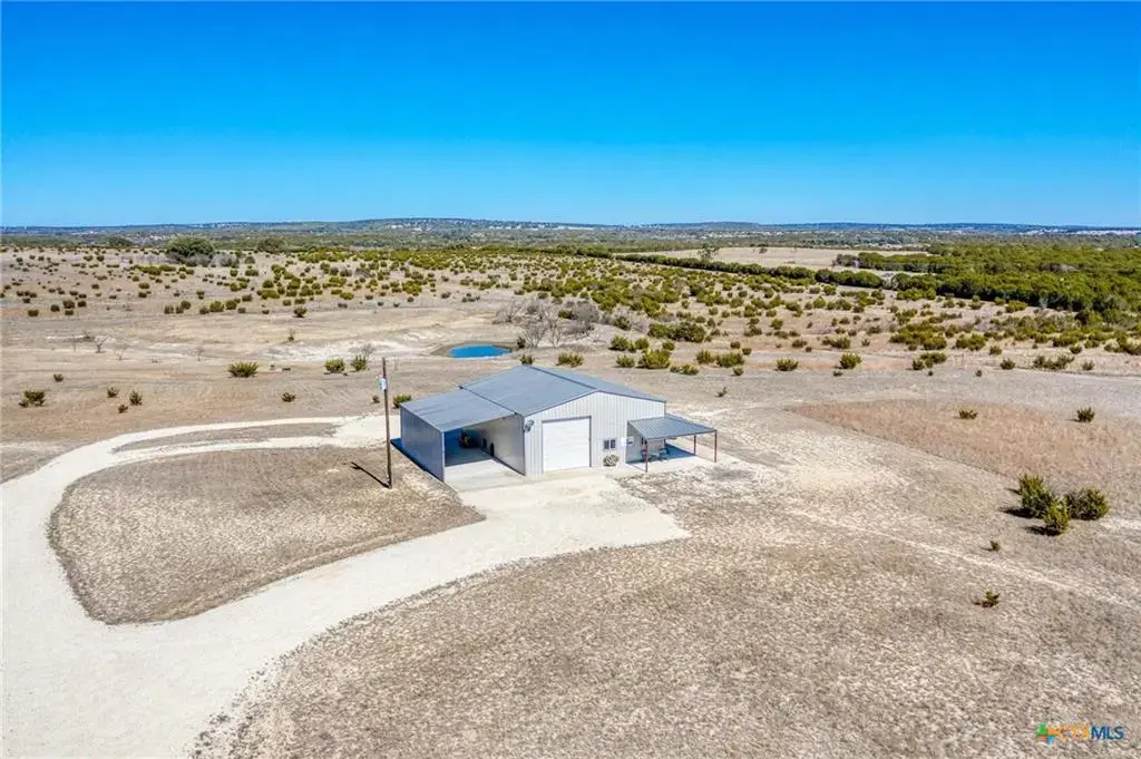 721 Cr 2080 Lot 26, Lometa