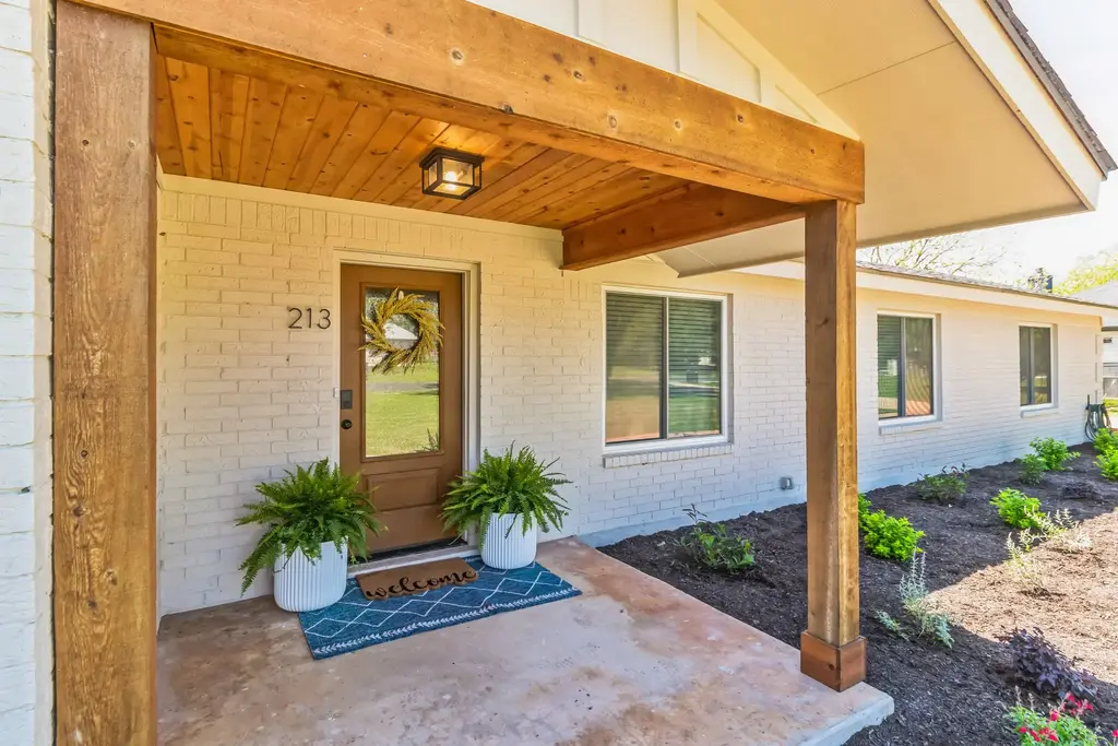 213 Clear Springs Road, Georgetown