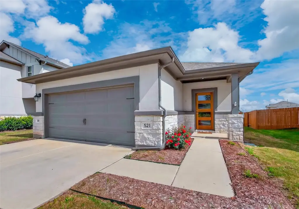 521 Rearing Mare Pass, Georgetown