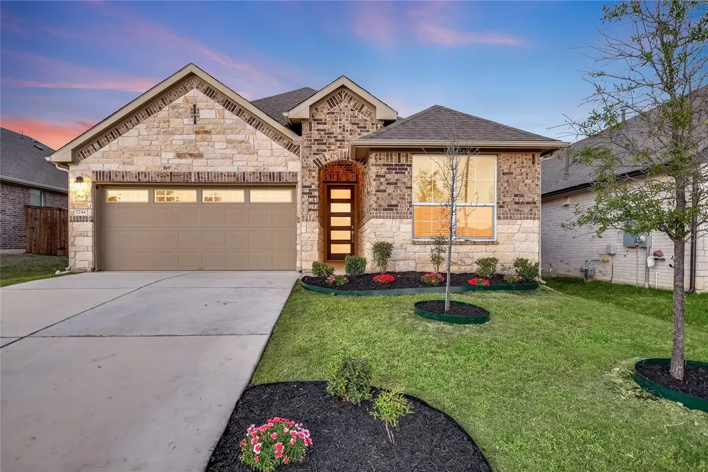 2244 Alamar Walk, Leander