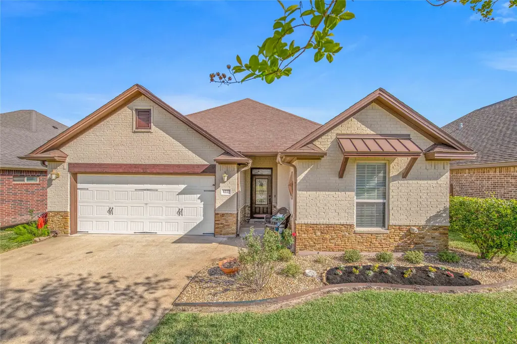 4227 Little Rock Court, College Station