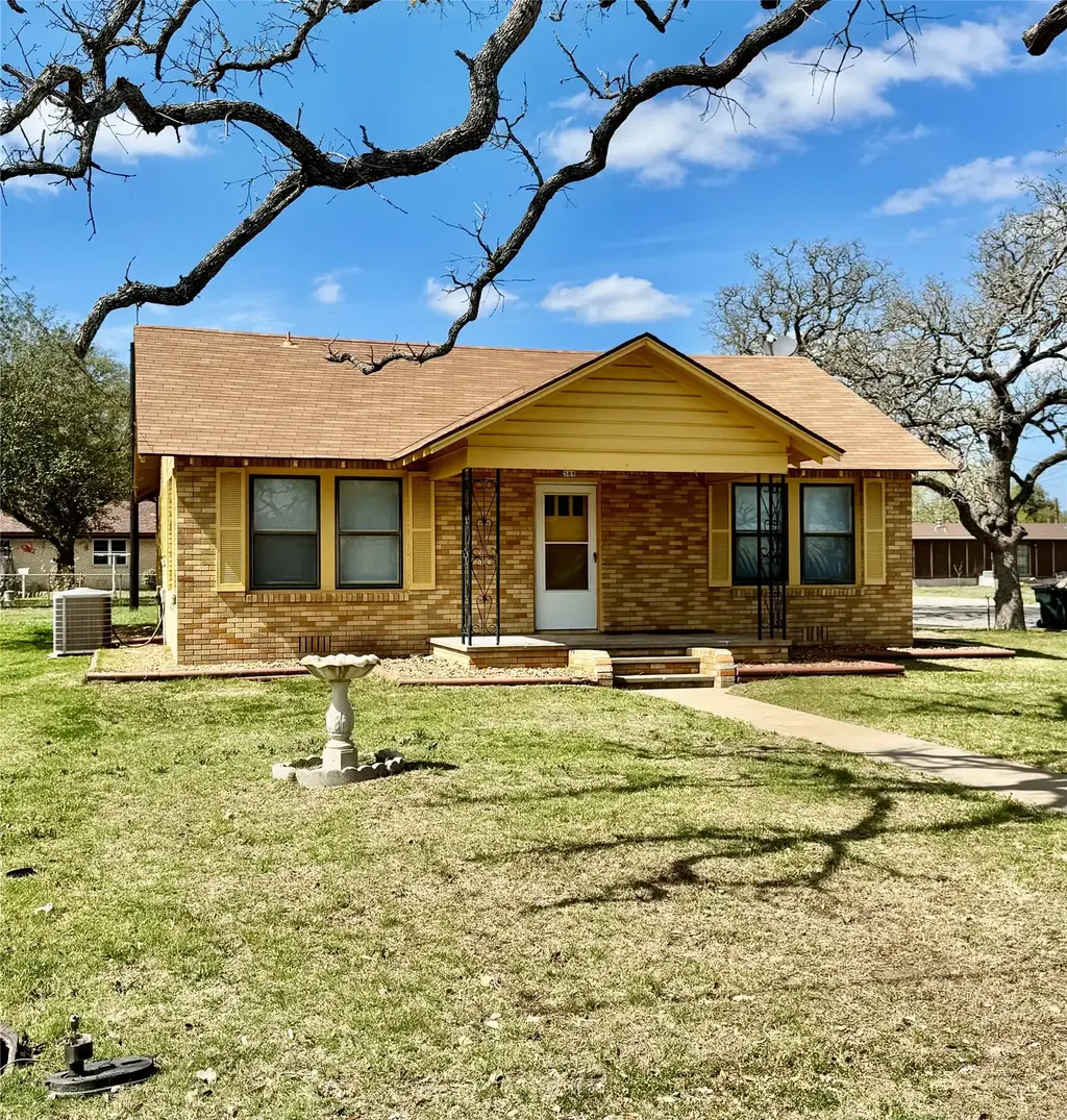 589 N Chambers Street, Giddings