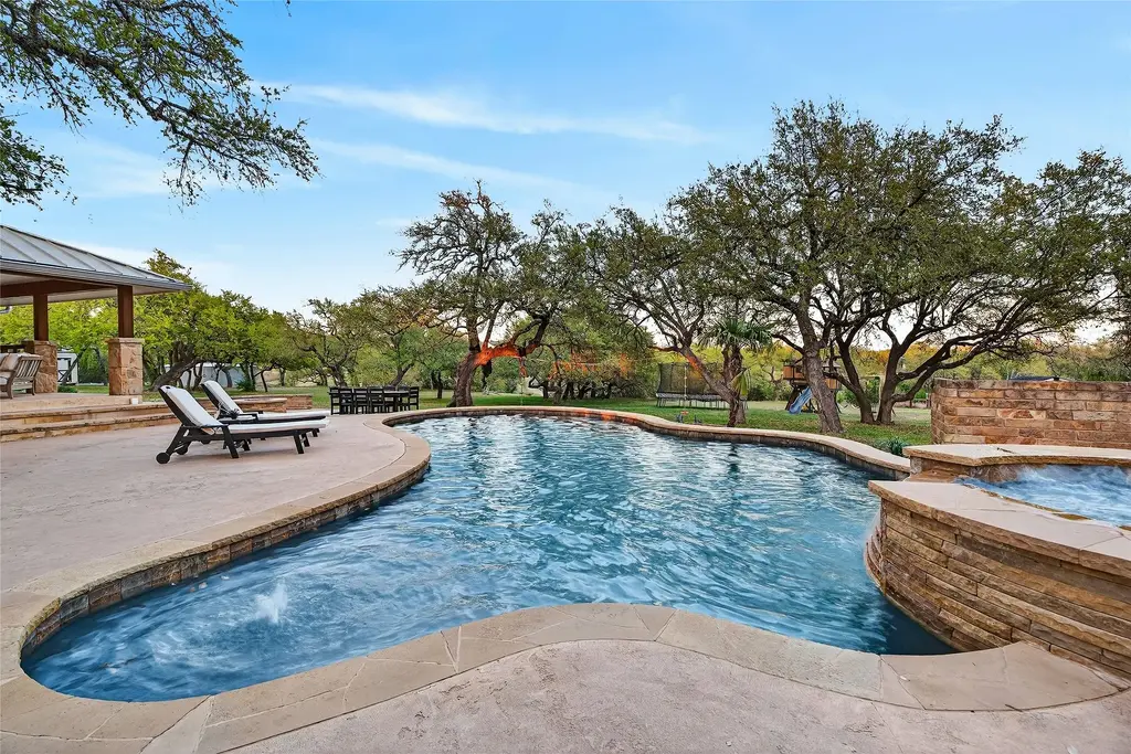 301 Medlin Creek Loop, Dripping Springs