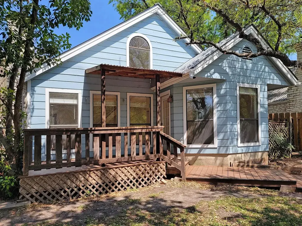 312 Sailmaster Street, Lakeway