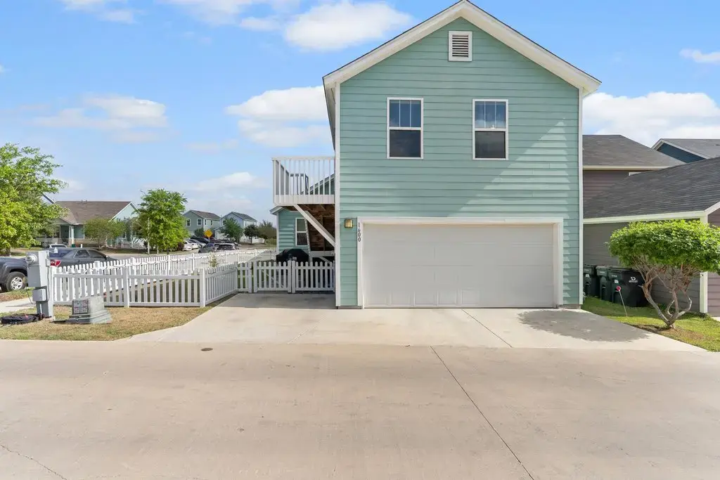 1600 Arbor Knot Drive B, Kyle