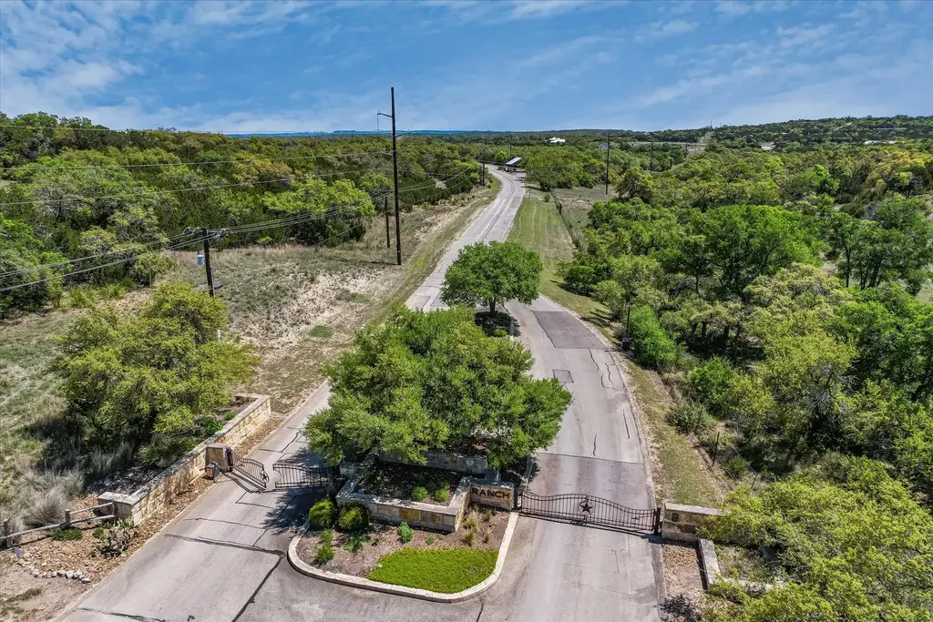 1022 Broken Spoke, Canyon Lake
