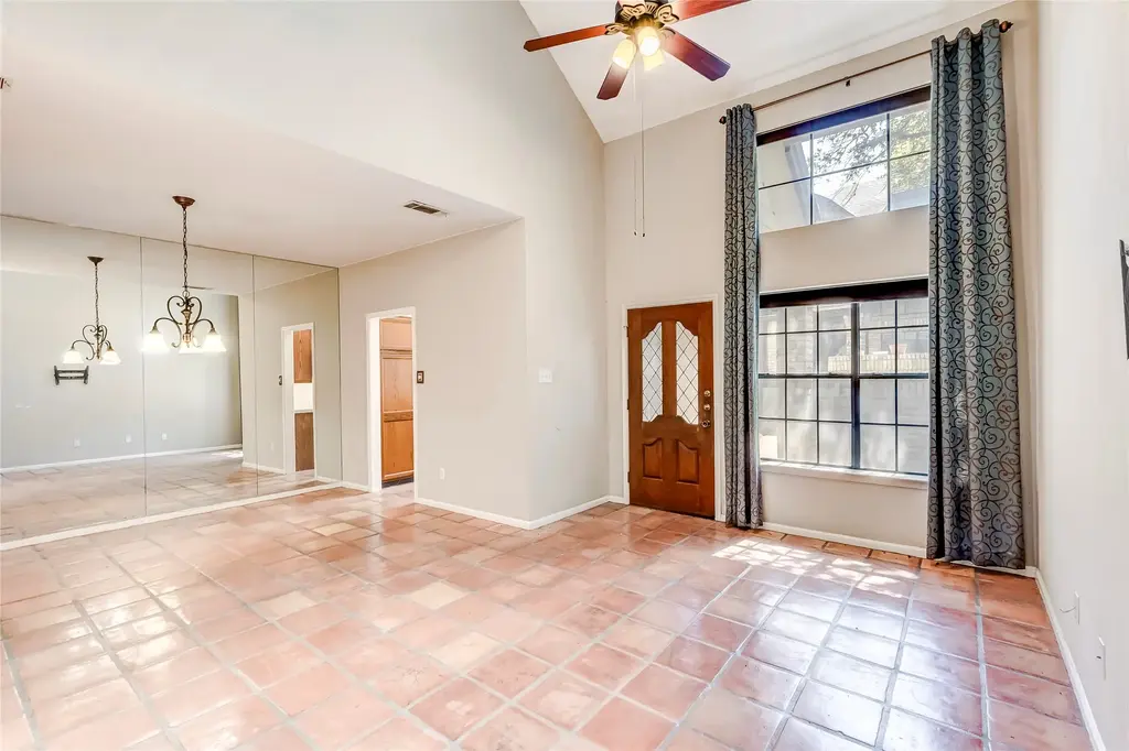 10819 Crown Colony Drive 19, Austin