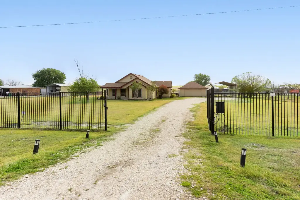 2601 Windy Ridge Road, Taylor