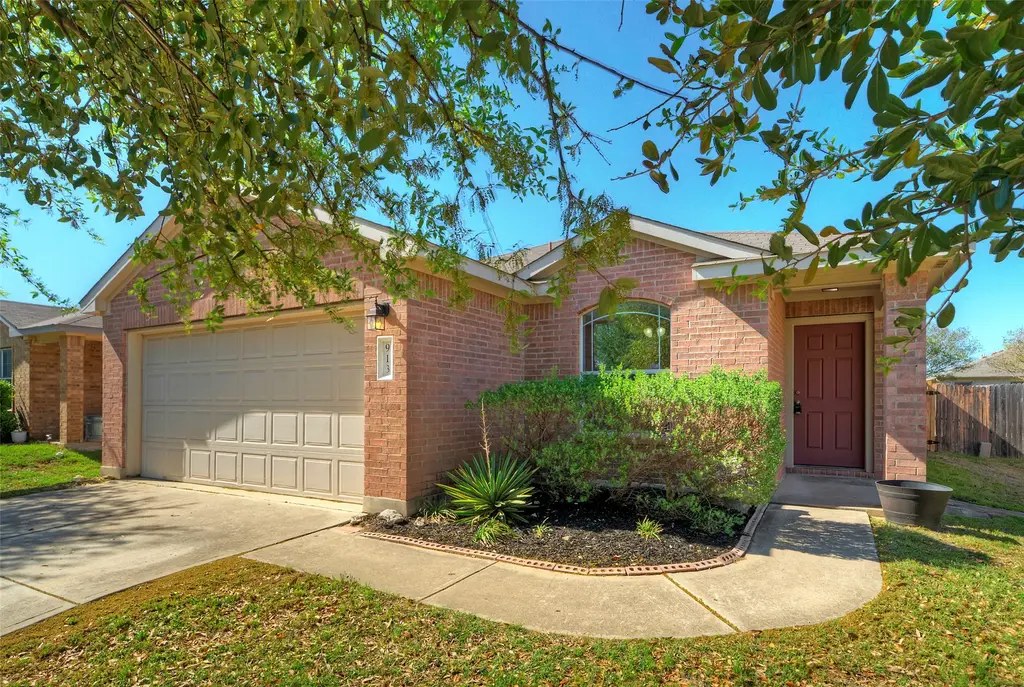 913 Dexter Drive, Leander