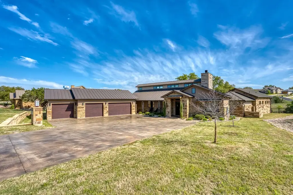 128 Westgate Loop, Horseshoe Bay