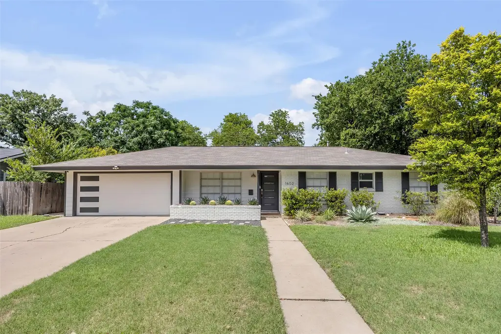 1602 Ashberry Drive, Austin