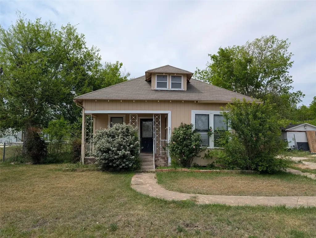 301 Park Street, Taylor