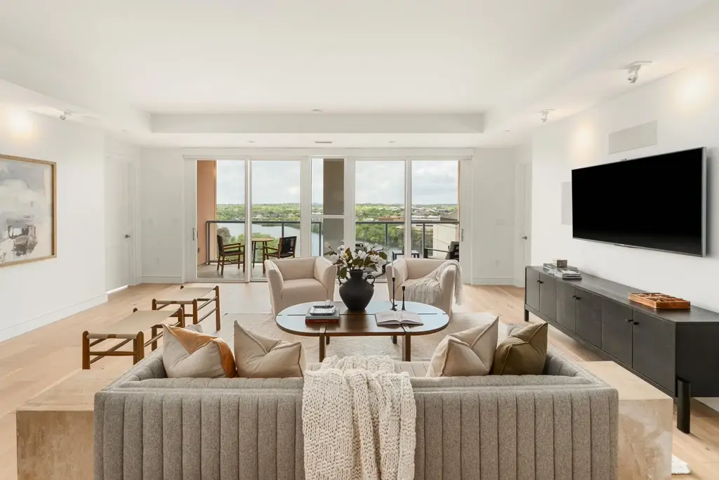 98 San Jacinto Boulevard 1109, Austin