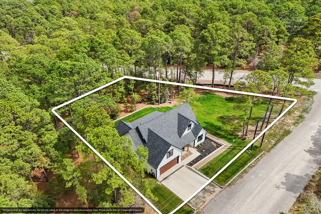 106 Kahuku Court, Bastrop