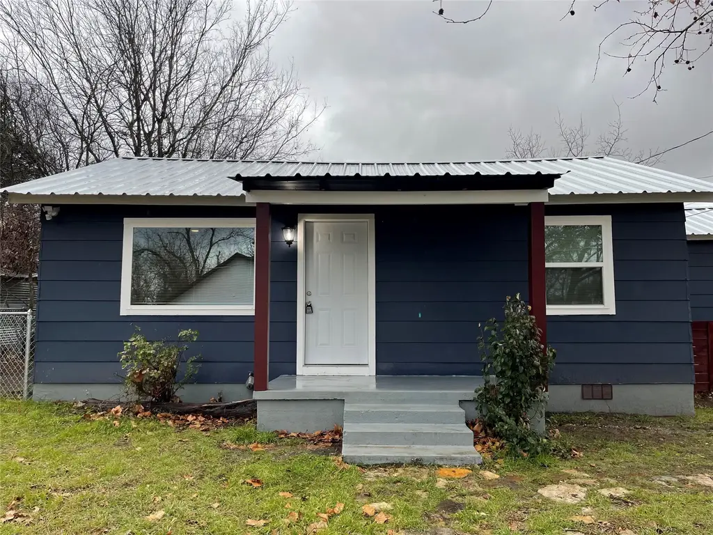 809 S Pierce Street, Burnet