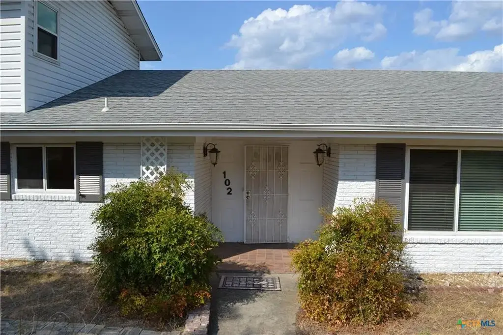 102 E Mimosa Circle, San Marcos