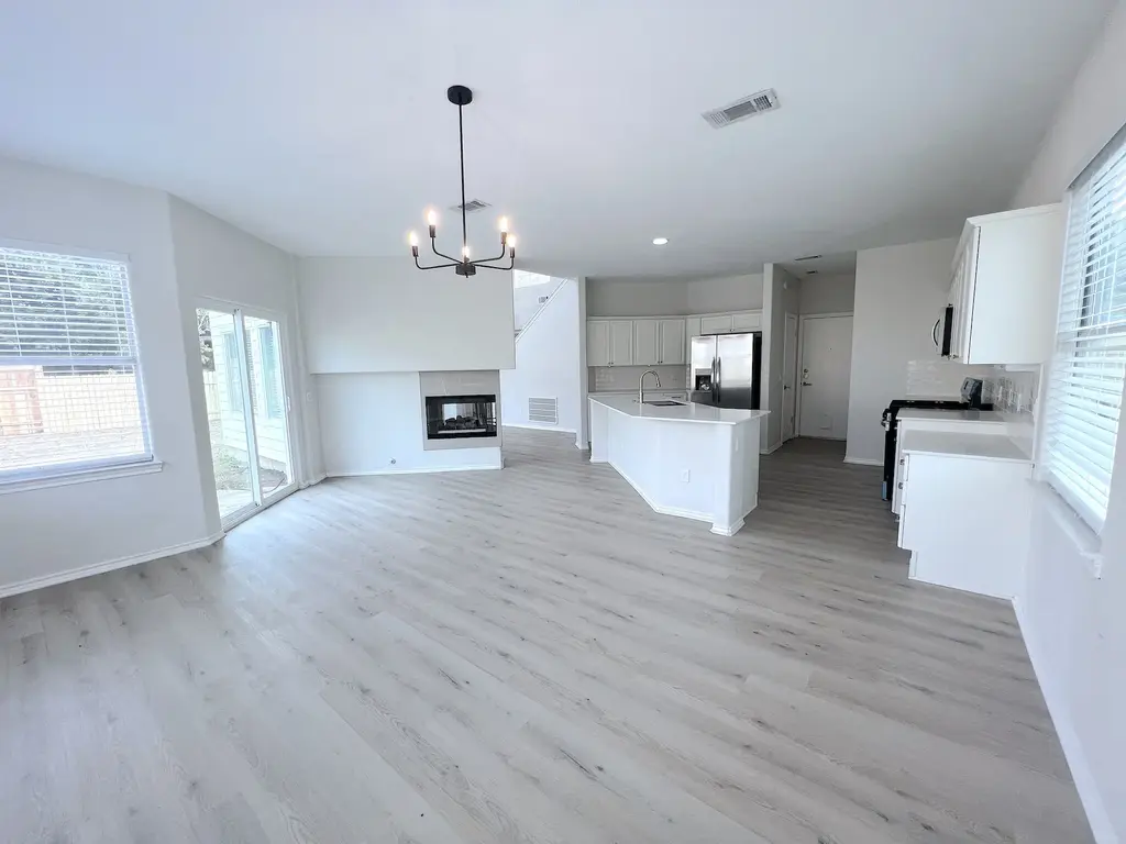 9622 Woodvale Drive, Austin