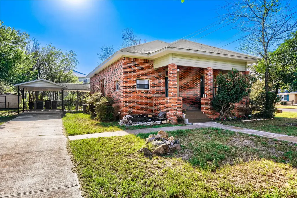 208 N Avenue, Elgin