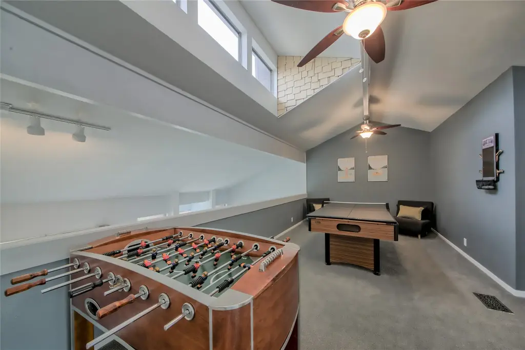 549 Demarett Drive, Point Venture