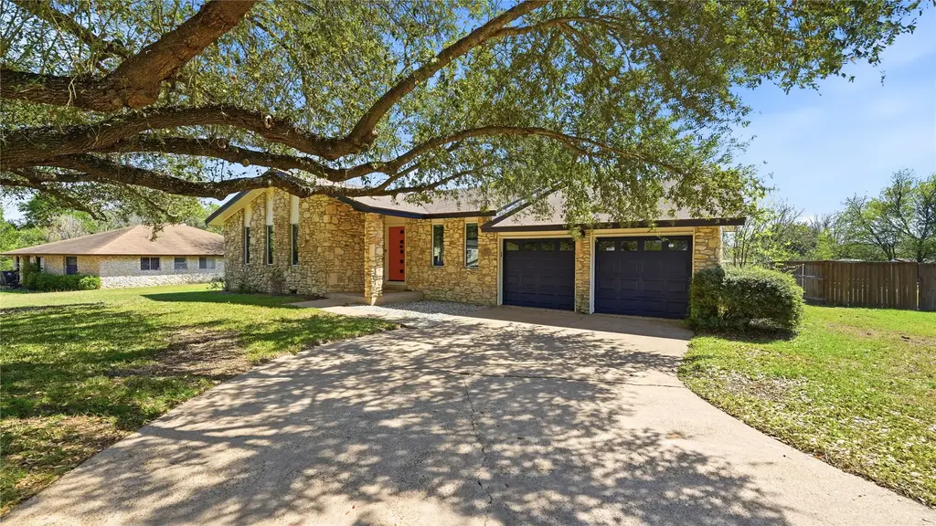 305 Whitetail Drive, Manchaca