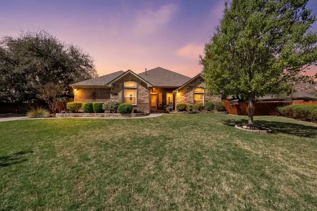 316 Shady Oaks Lane, Temple