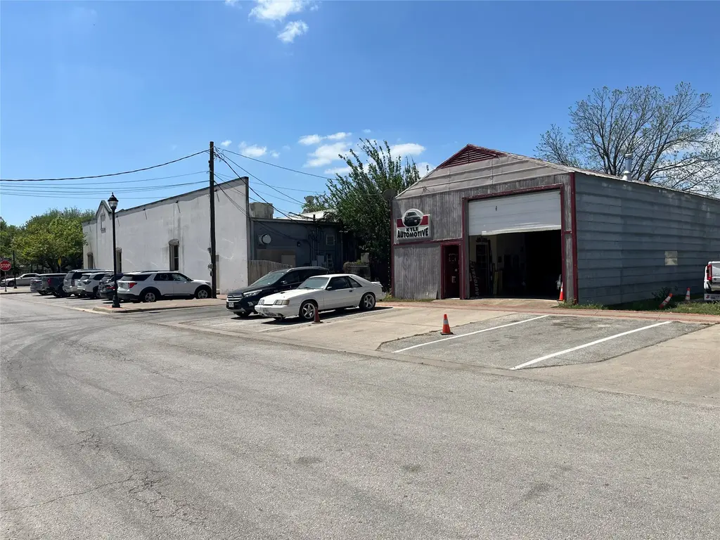 107 N Main Street, Kyle