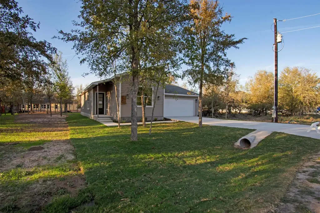 104 Kipapa Court, Bastrop