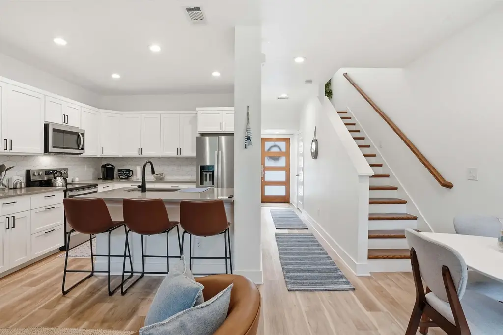 512 Palmer Drive, Point Venture