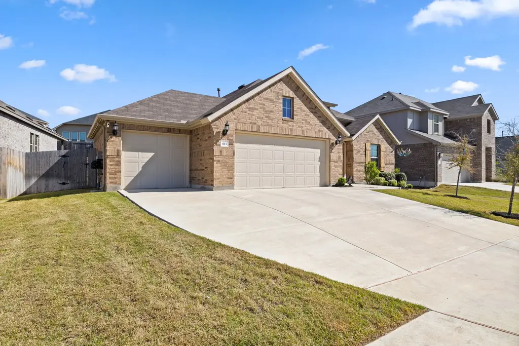613 Sugar Cane Road, Buda