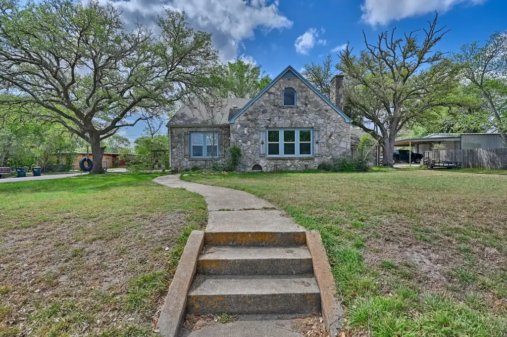 1284 E Hempstead Street, Giddings
