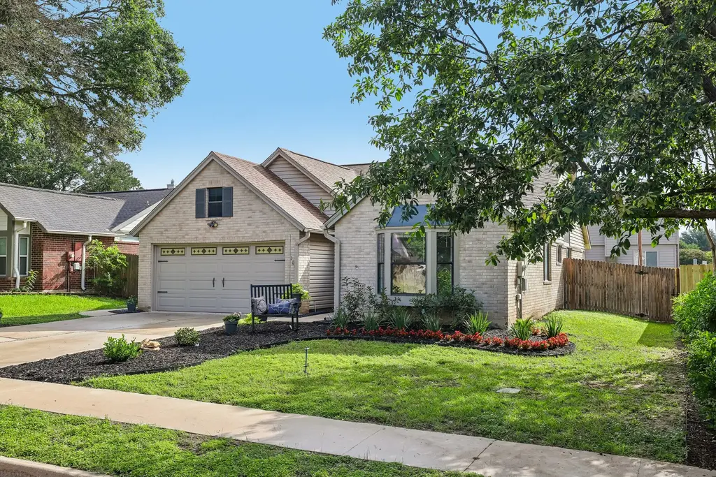 305 Hornbean Lane, Cibolo