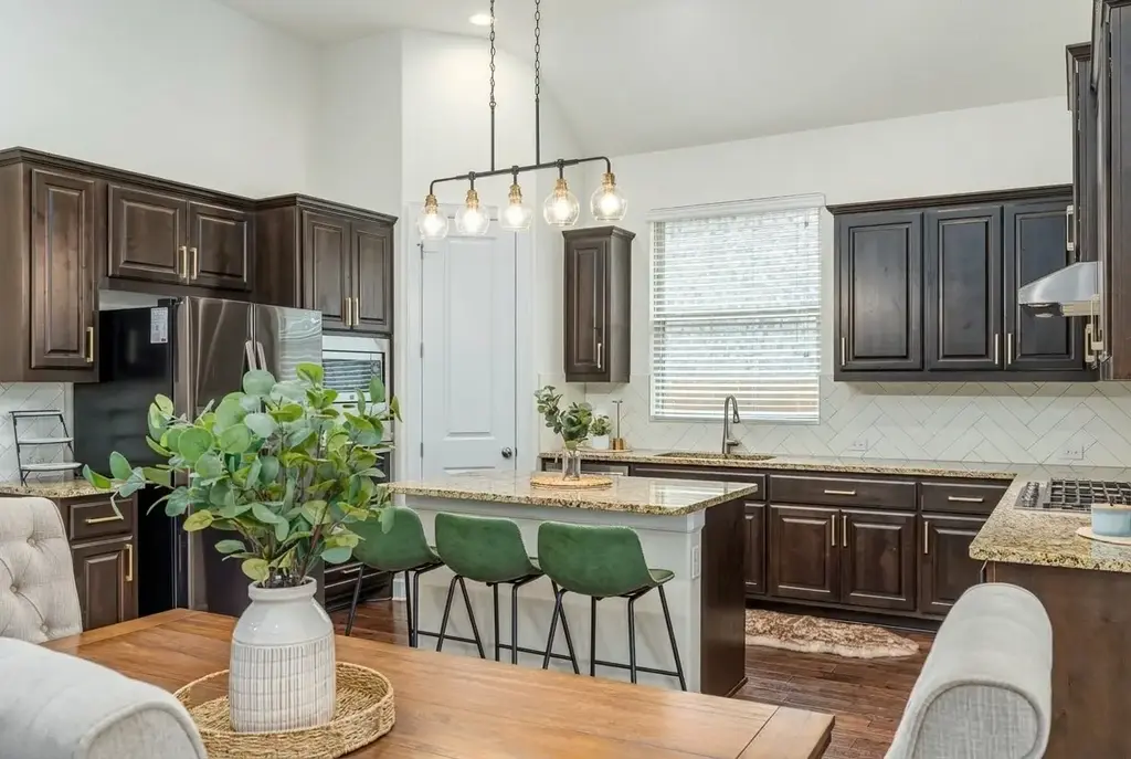 2421 Carretera Drive, Leander