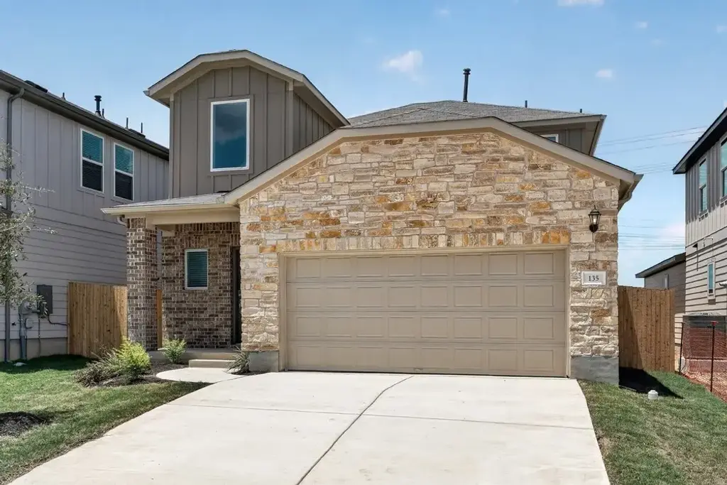 135 Mad Pupper Drive, Buda