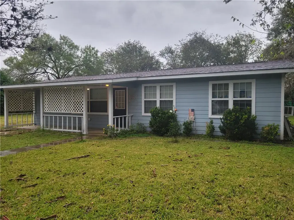 609 Cottonwood Street A, Lockhart