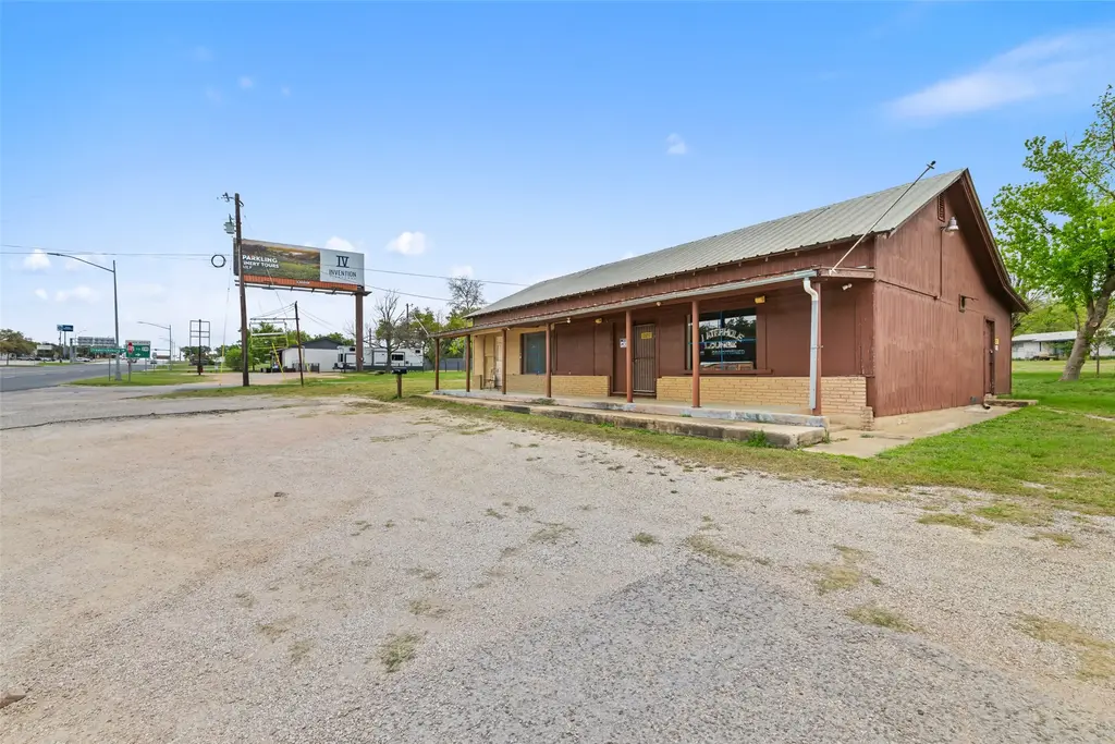 201 N Us Highway 281, Johnson City