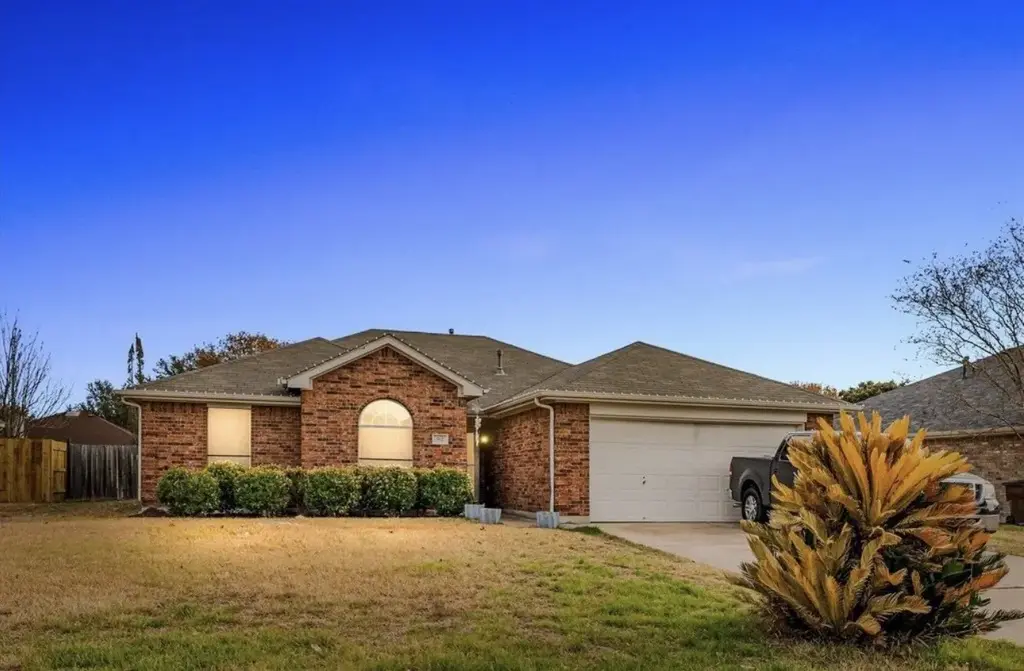 512 Mockingbird Lane, Lockhart