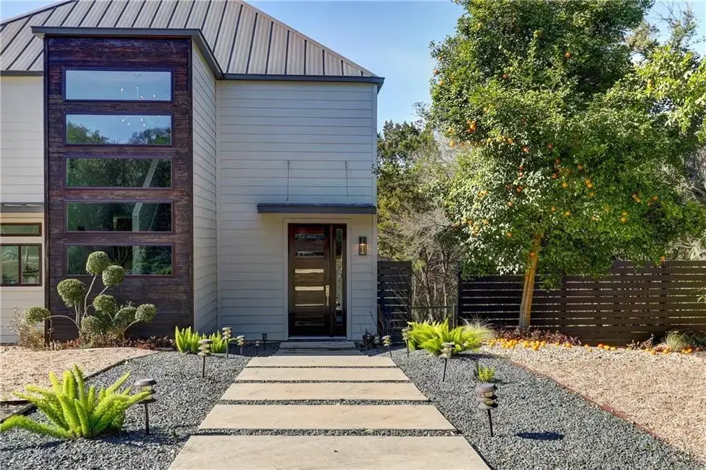 6 Sugar Creek Drive, West Lake Hills