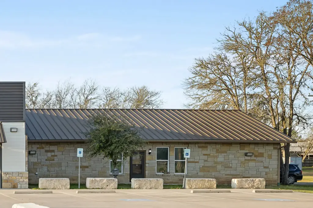 1417 W State Highway 71 E, La Grange
