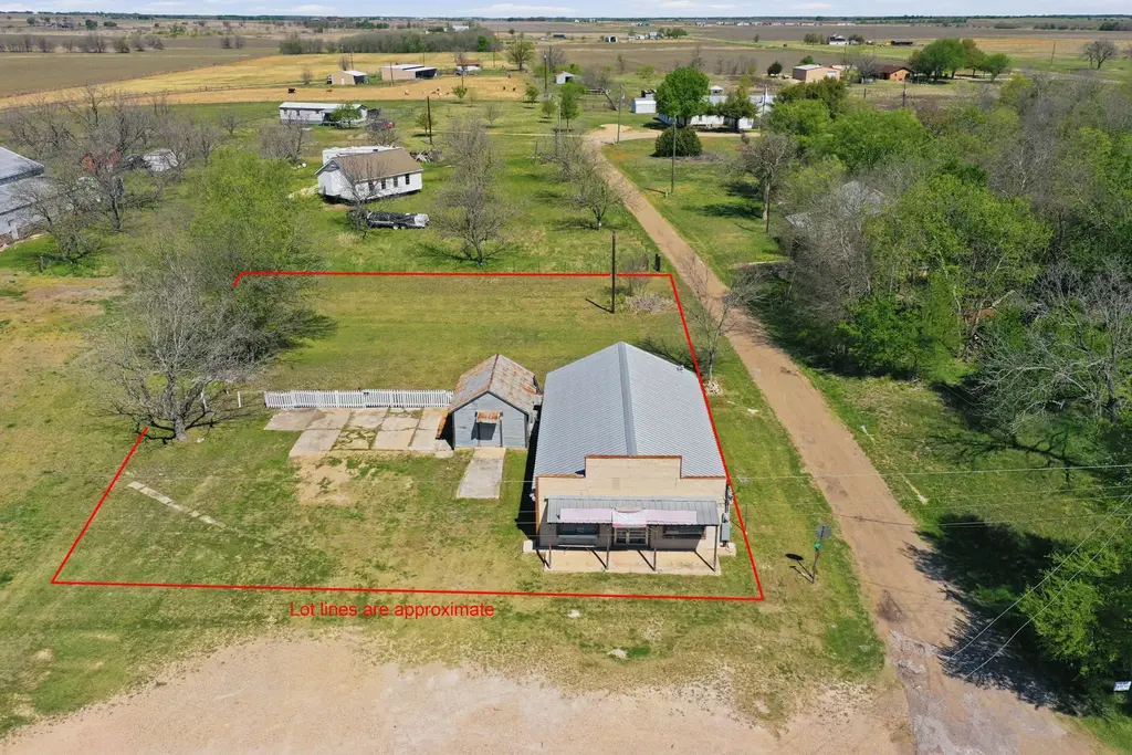 110 County Road 421, Thorndale