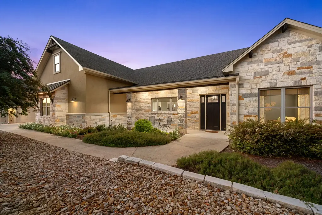 1001 La Cantera, Leander
