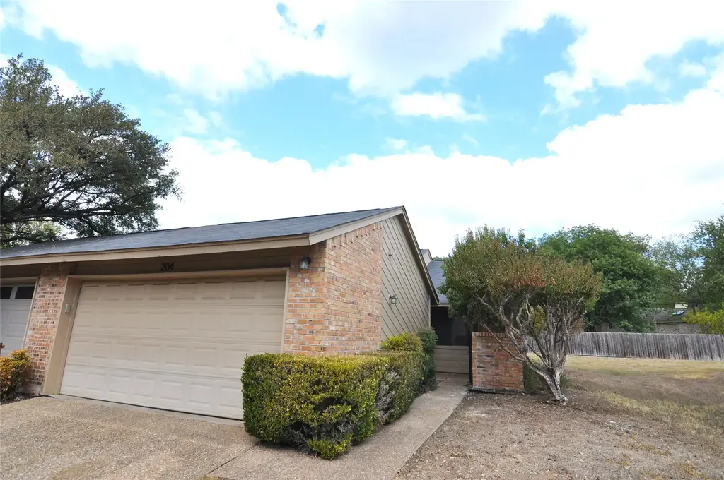 7205 Waldon Drive L204, Austin