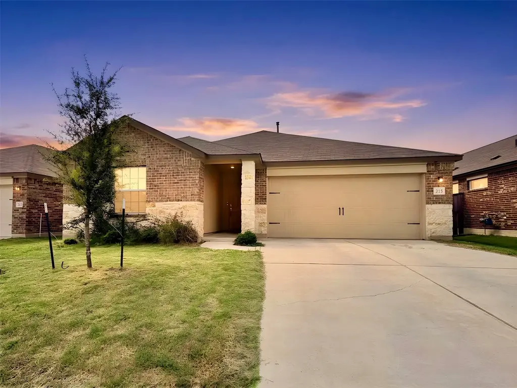 215 Magione Circle, Hutto