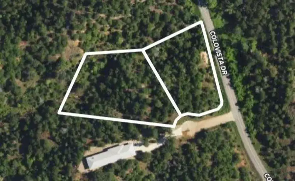 102 & 104 Crown Point Circle, Bastrop