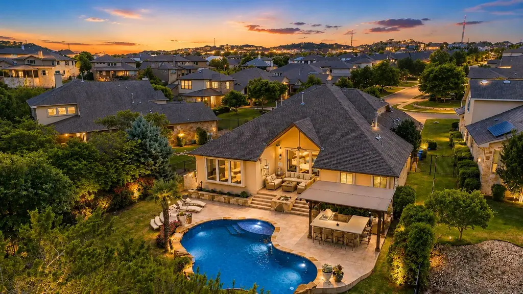 101 Pierce Range Road, Austin