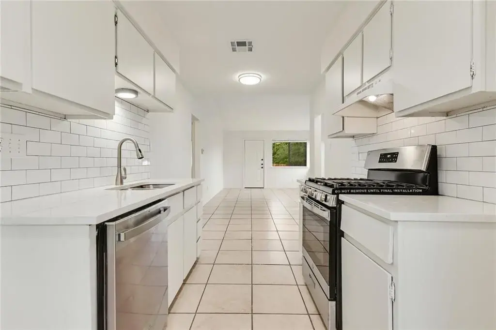 1602 W Braker Lane A, Austin